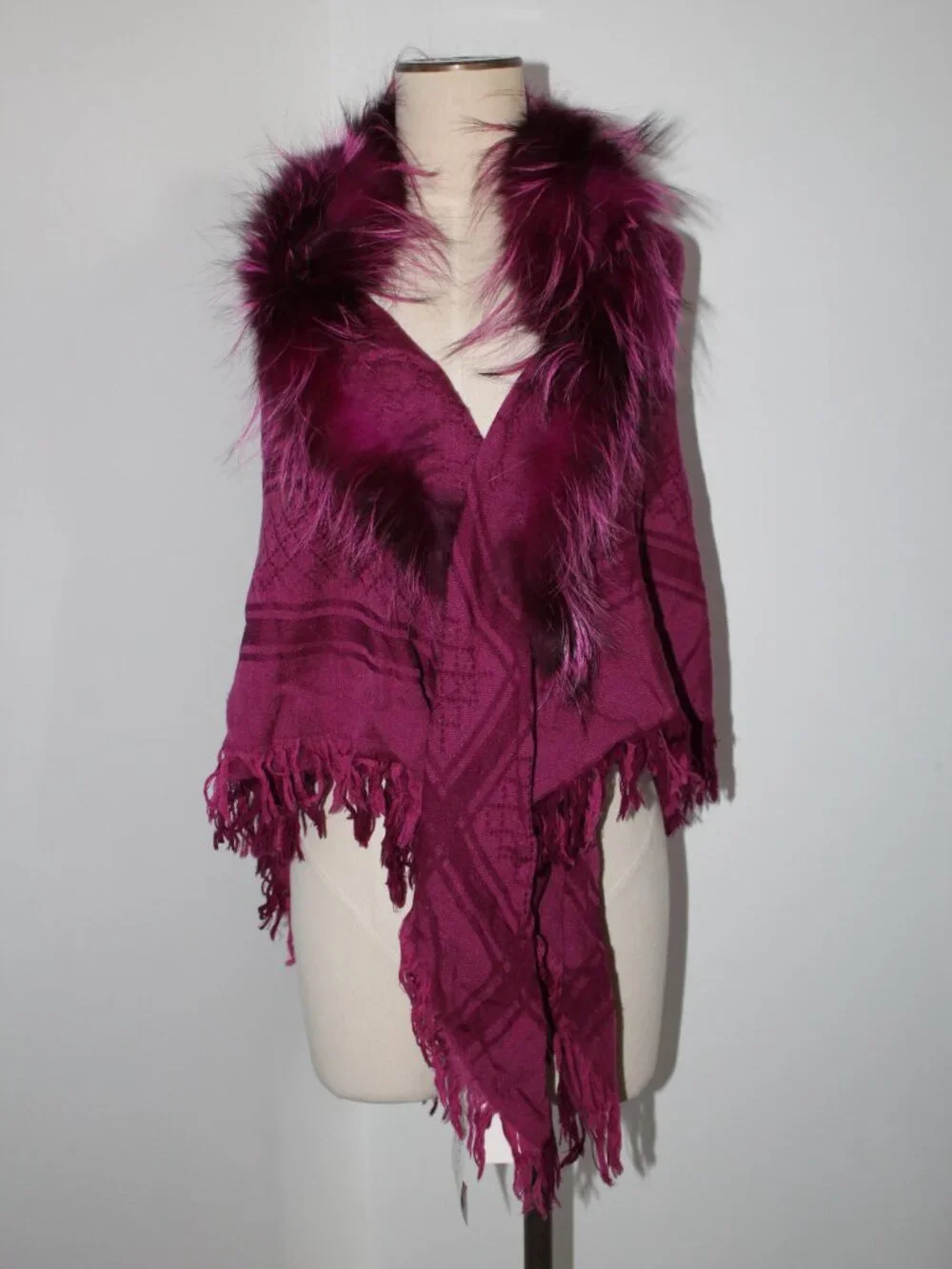 GUCCI Jacquard GG Wool Silk Fox Fur Trim Scarf Unisex Fringe Trim Stole Wrap
